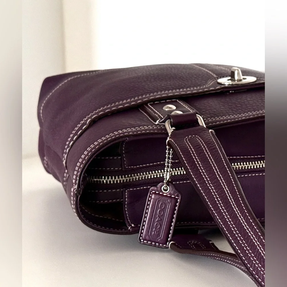 Vintage Coach Hamptons Turnlock Tote F13959 Plum Pebbled Leather - Picture 13 of 13